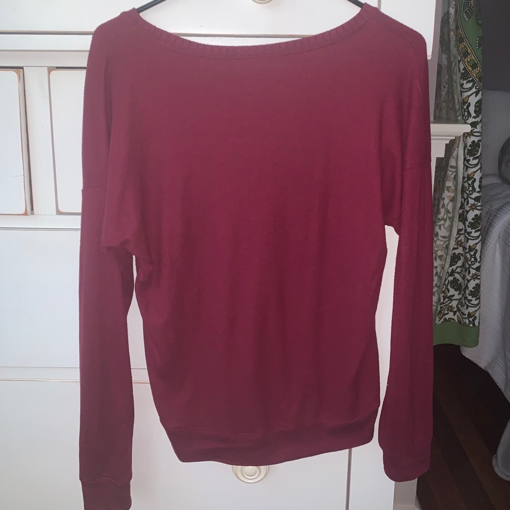 Super soft maroon sweater - Picture 5 of 5